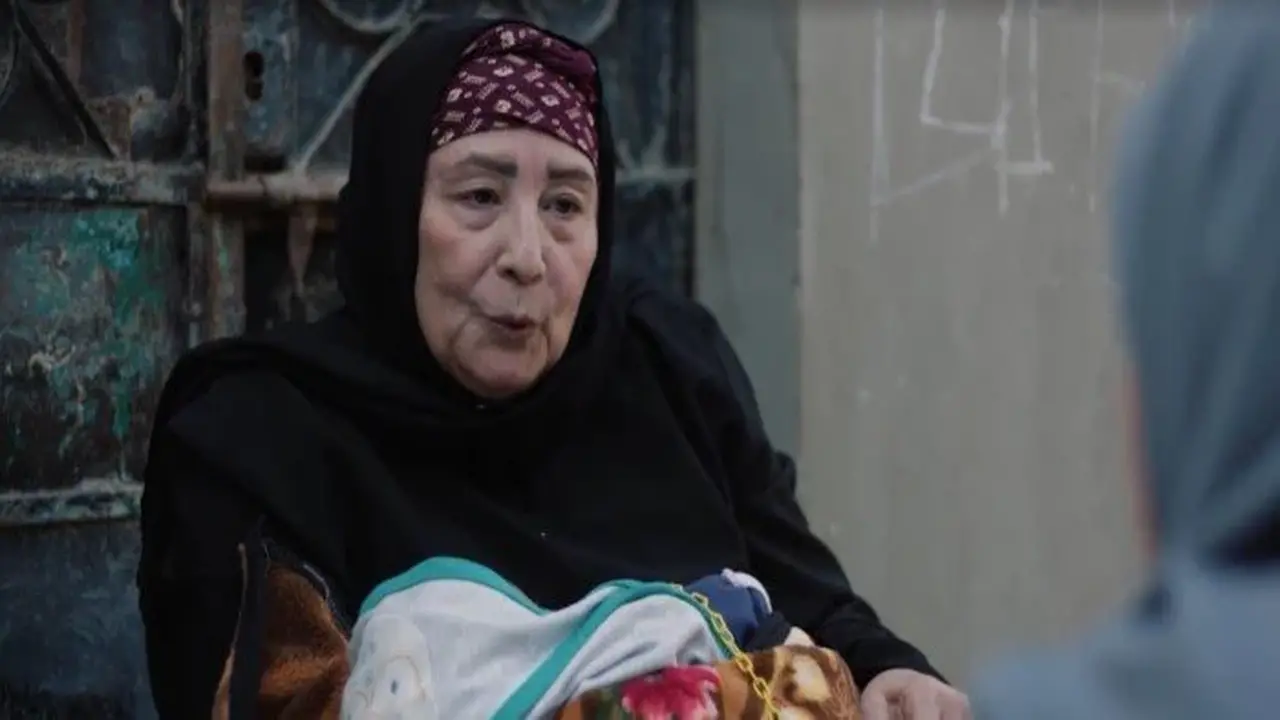 انتحال شخصية موظفة التضامن واختطاف طفل في الحلقة العاشرة من مسلسل حكاية نرجس